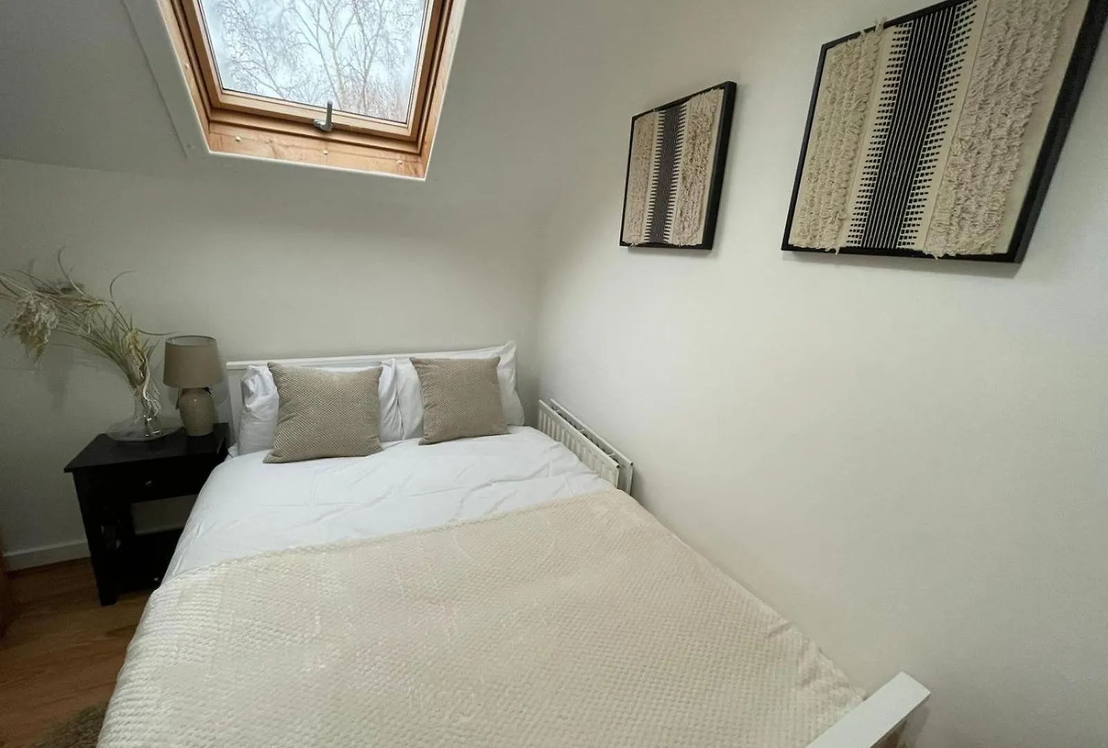 West Ealing Hububb Stay Hanwell United Kingdom