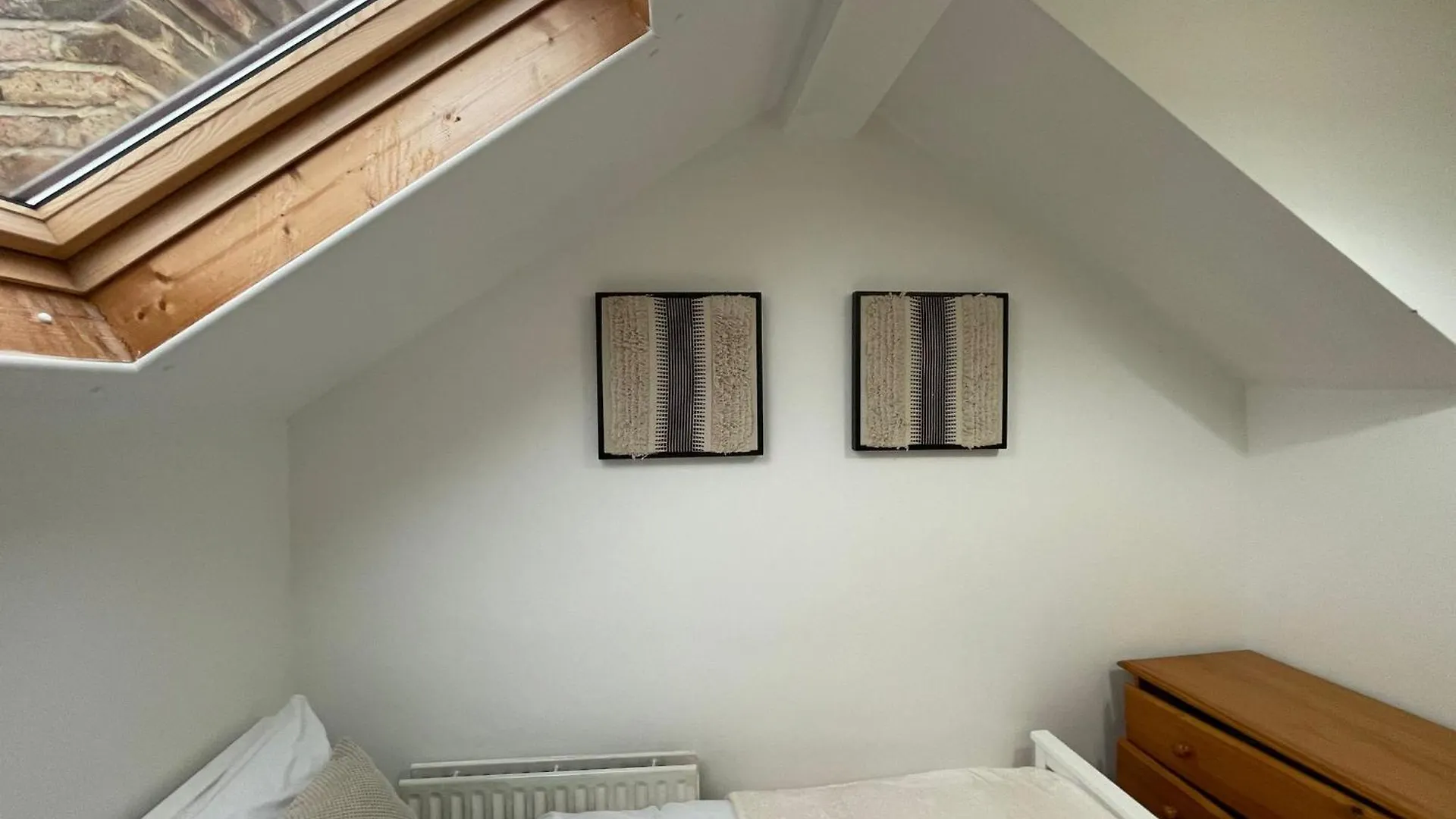 West Ealing Hububb Stay Hanwell 0*,  United Kingdom