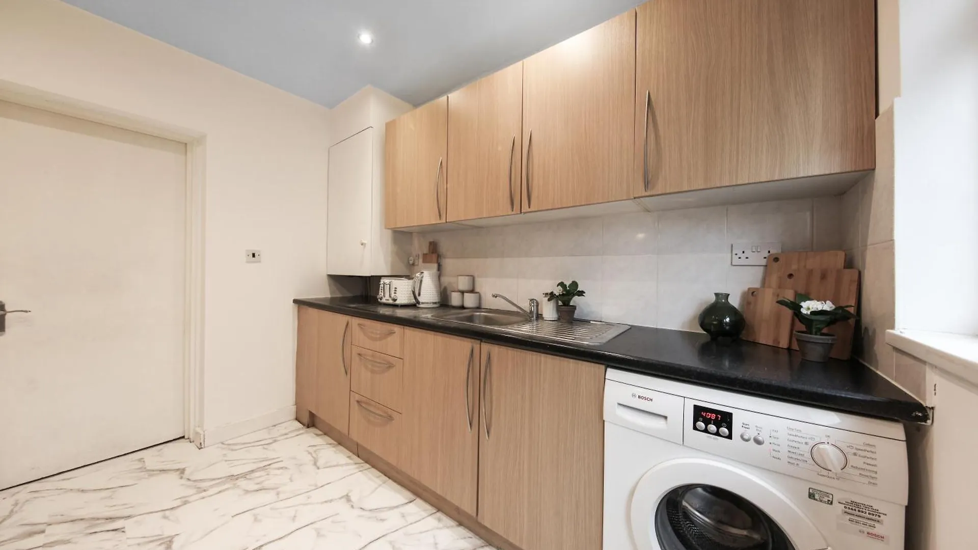 West Ealing Hububb Stay Hanwell 0*,  United Kingdom