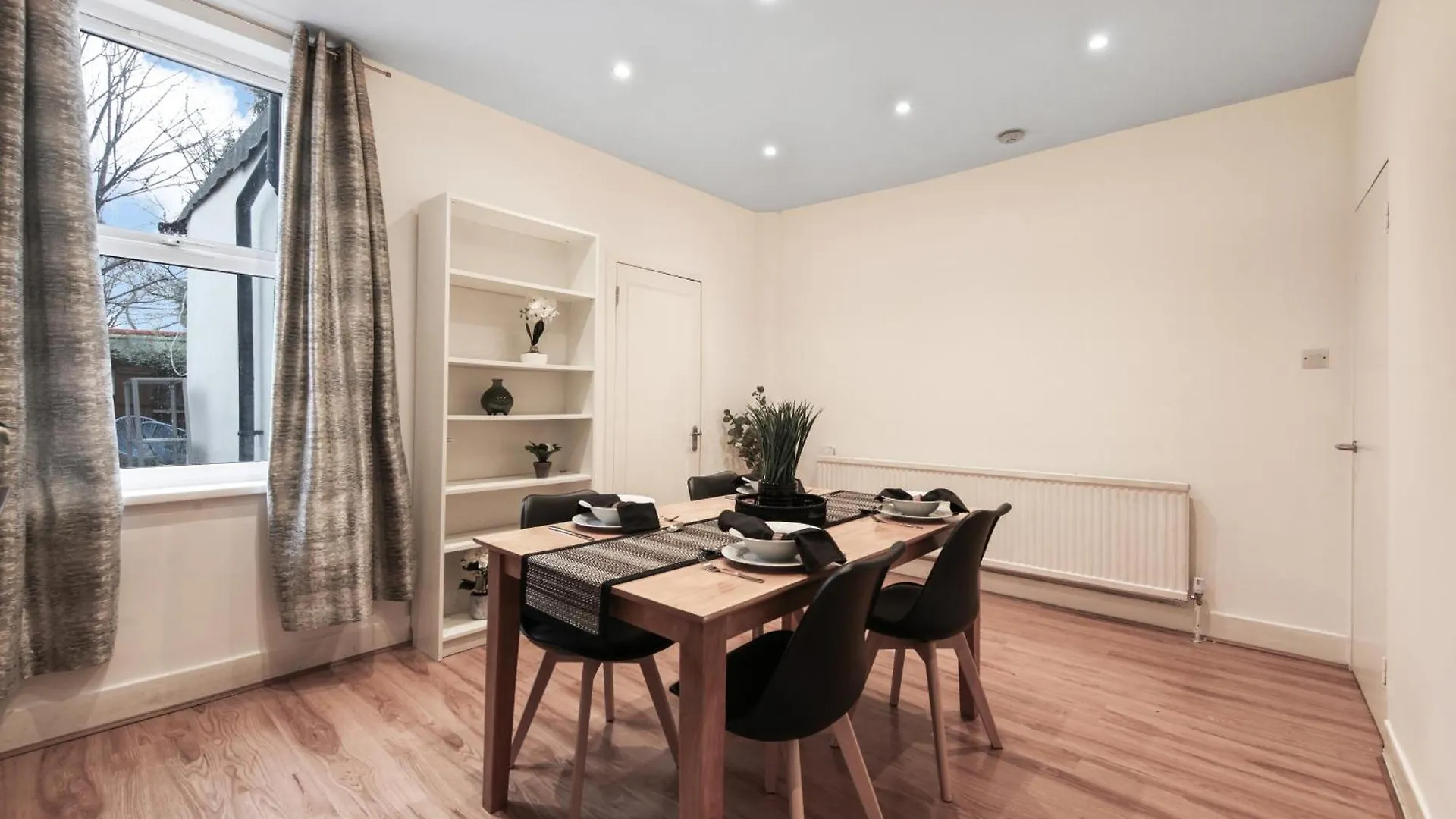 West Ealing Hububb Stay Hanwell Homestay