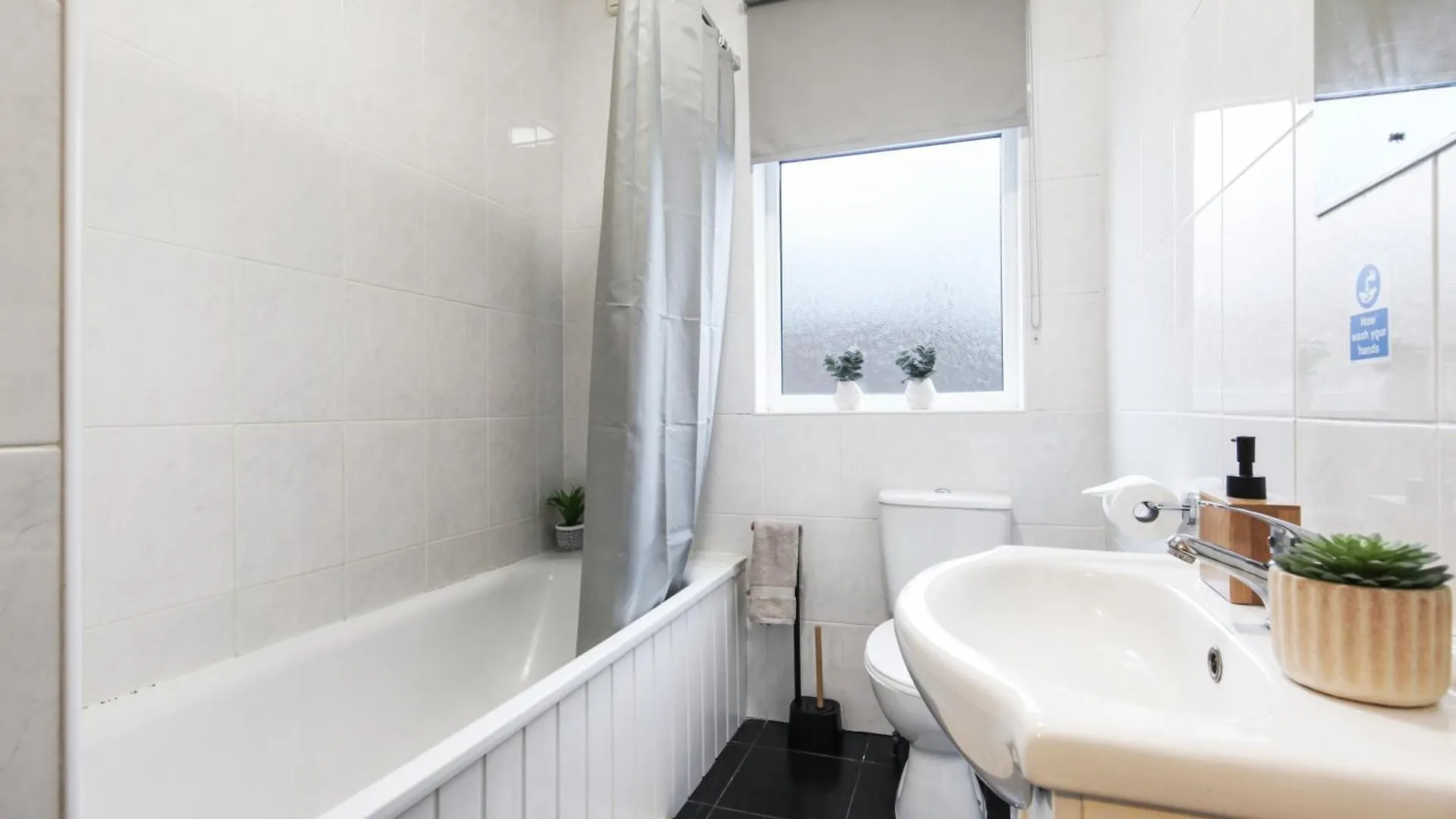 West Ealing Hububb Stay Hanwell Homestay