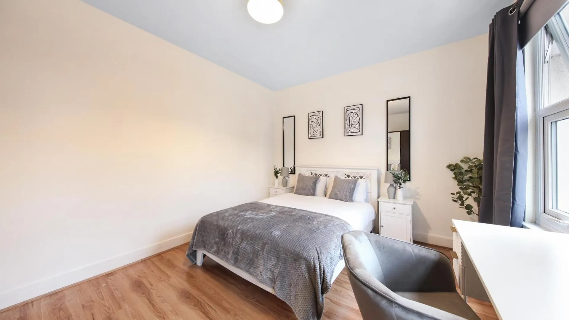 West Ealing Hububb Stay Hanwell