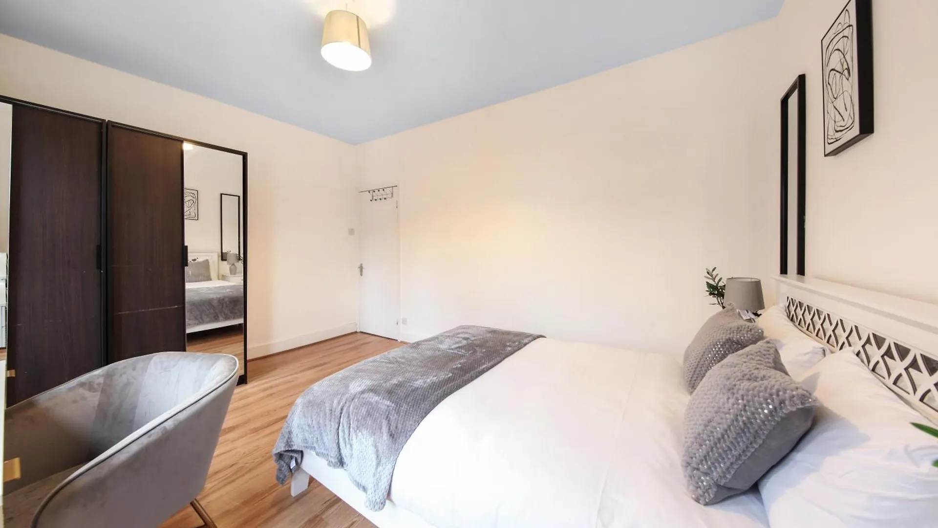 West Ealing Hububb Stay Hanwell Homestay